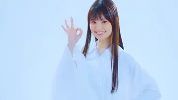 タクシーのサイネージで流れているMomentumのCMの女優は誰？