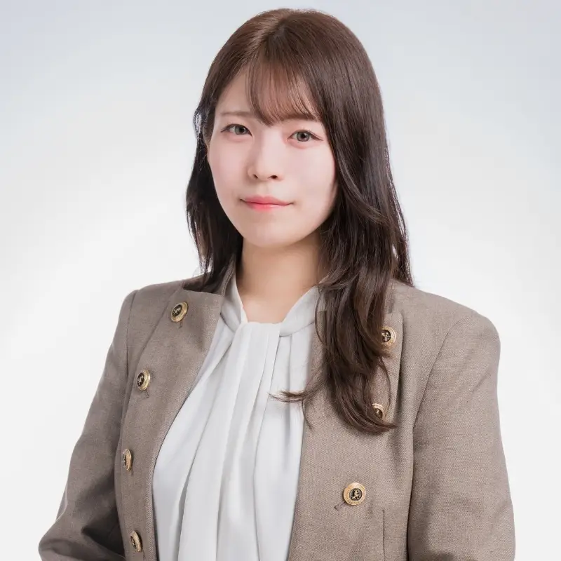 女性社員2